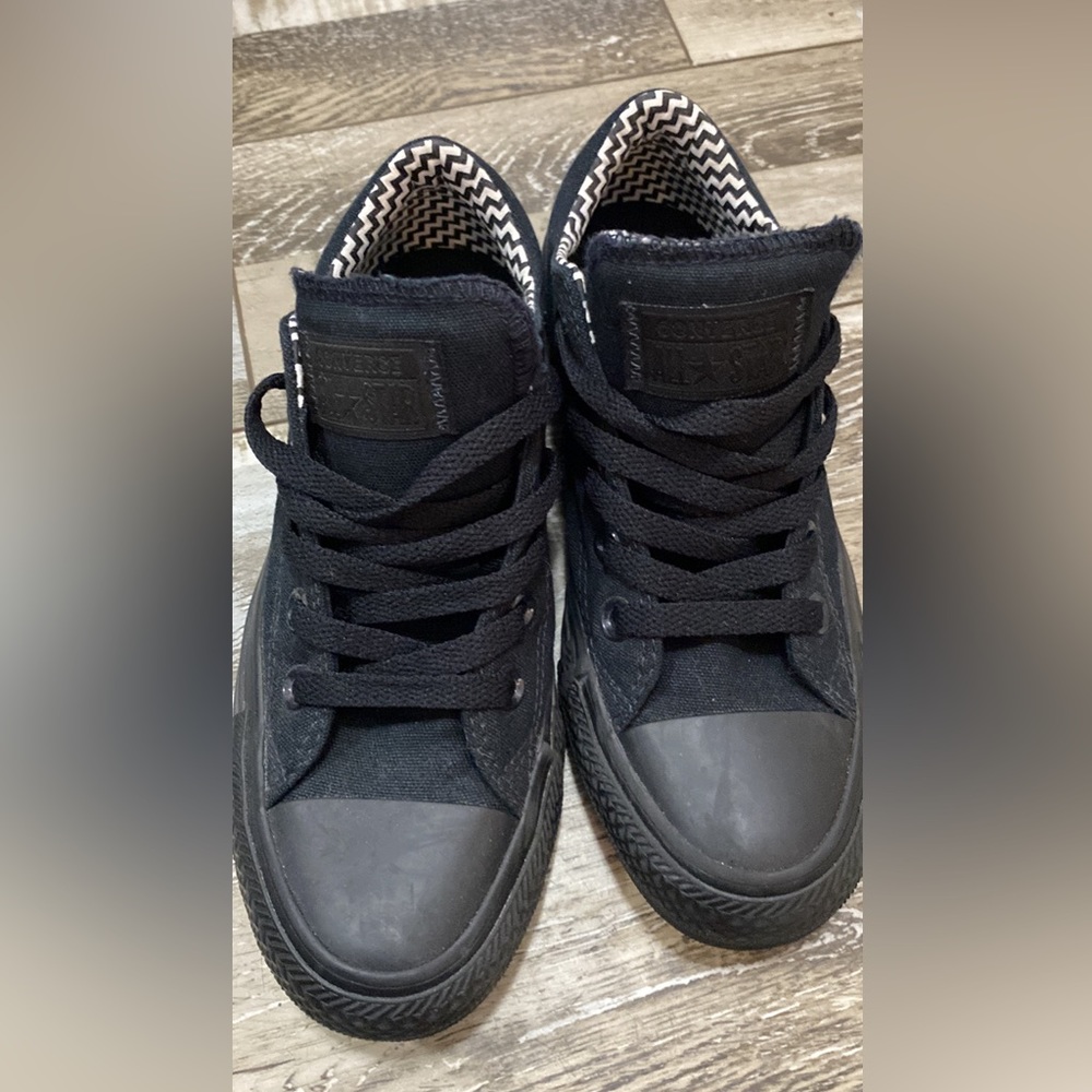 Black Converse